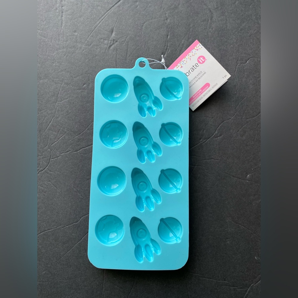 Celebrate It silicone mold bakeware space celestial planet rocket ship Saturn